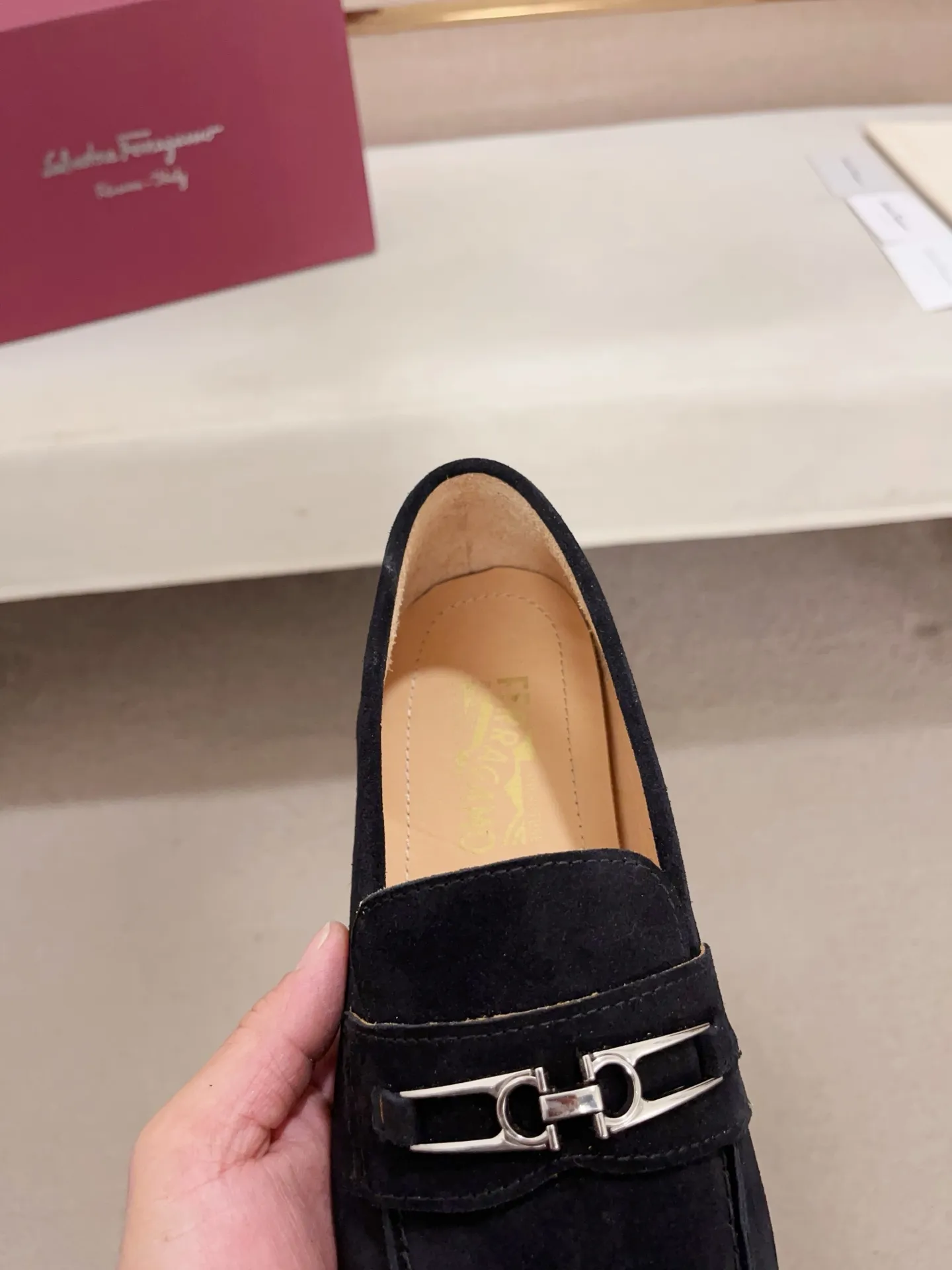 Men's shoes💰: 480💰 High version Ferragamo Dongguan quality! 🆕🆕Exclusive hot-selling products in stock🔥🔥New products on the shelves, high-quality shoes, complete with packaging! 💪 💪 Material: Imported suede cowhide 🐂 + Imported high-quality water-dyed cowhide lining + wear-resistant outsole 👍🏻👍🏻 Features: High-end and comfortable, purely handmade 🚀 🚀 Create the perfect shoes that suit you best 🔥 🔥 Size: (38-44) Can be customized 45 non-returnable!